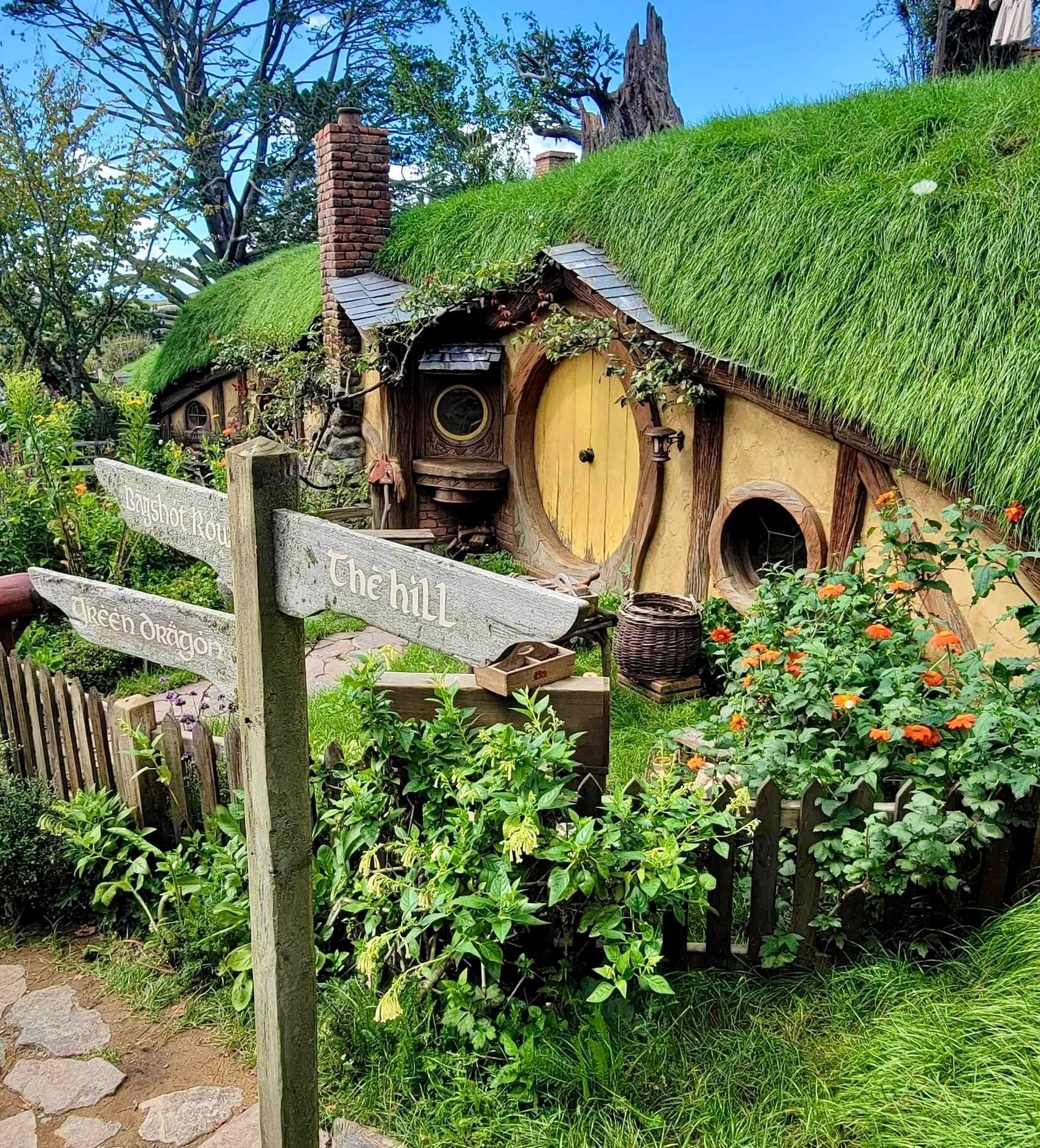 Hobbiton, the Shire in New Zealand - Lord of the Rings Travel