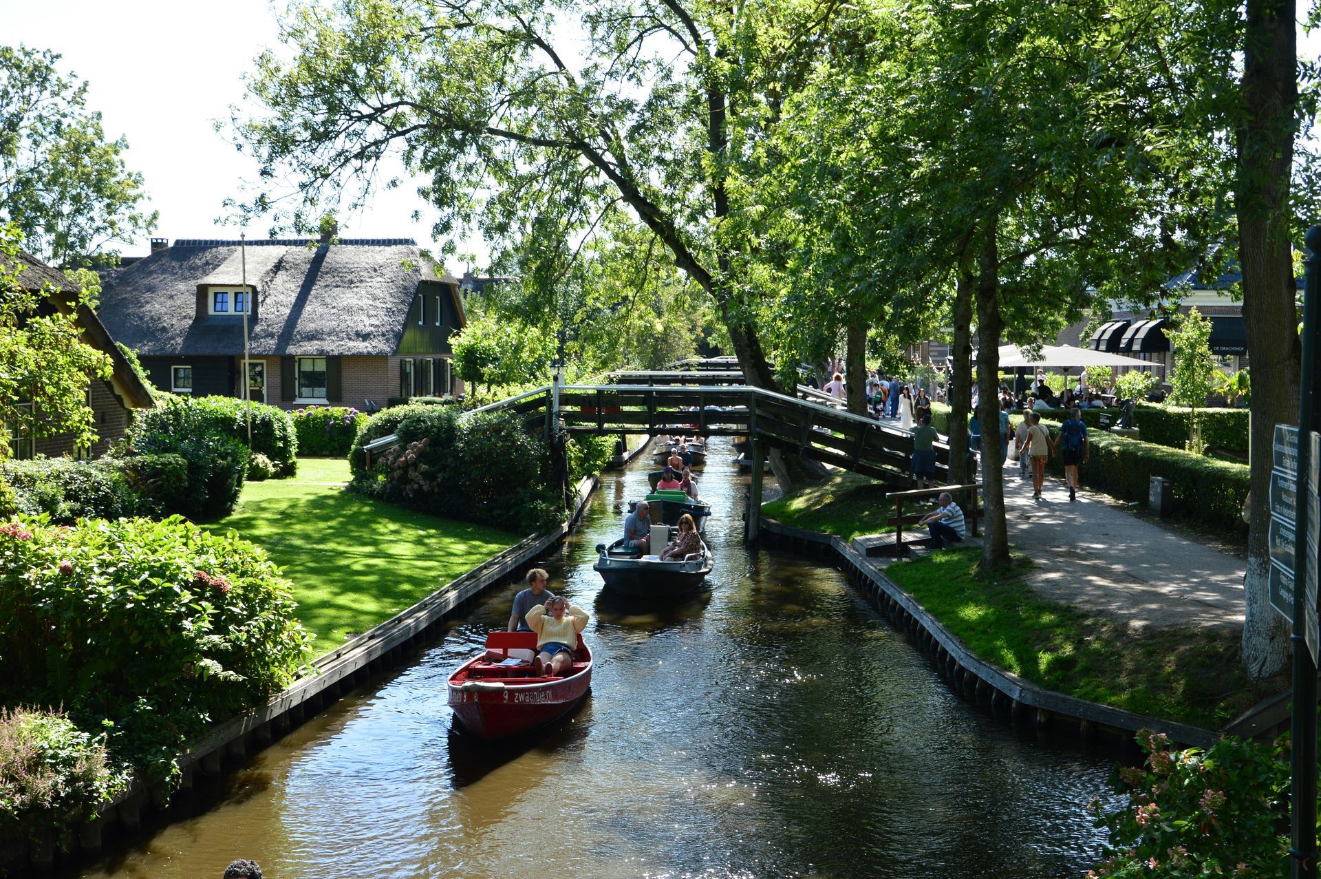 Giethoorn Netherlands hidden fantasy village