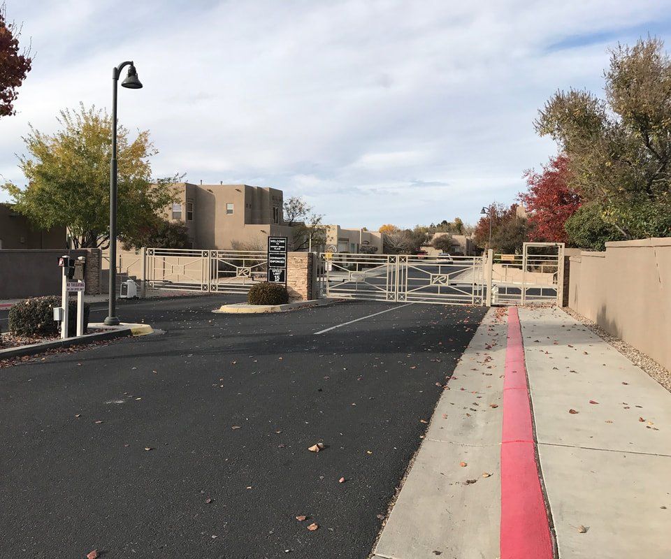 Desert Ridge Place Main Gate — Albuquerque, NM — Rio Grande Realty & Investments