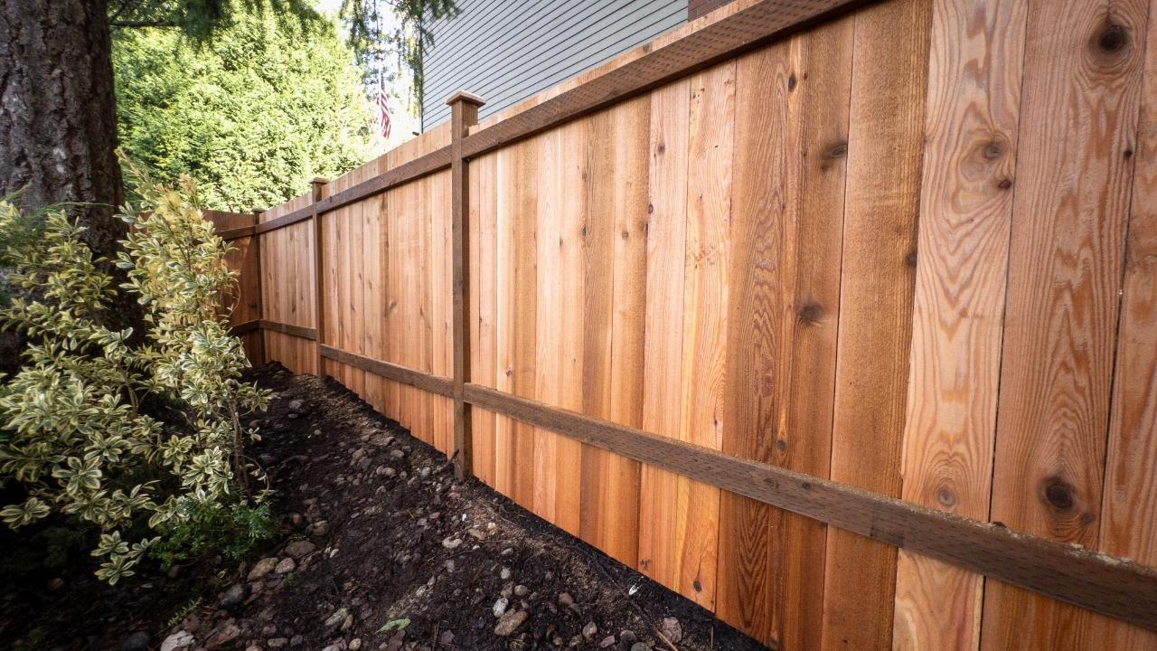 horizontal cedar fence