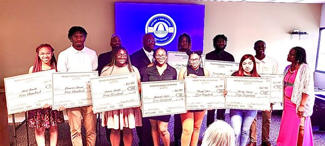 WMMC Auxiliary Awards $5,500 to Local Scholarship Winners