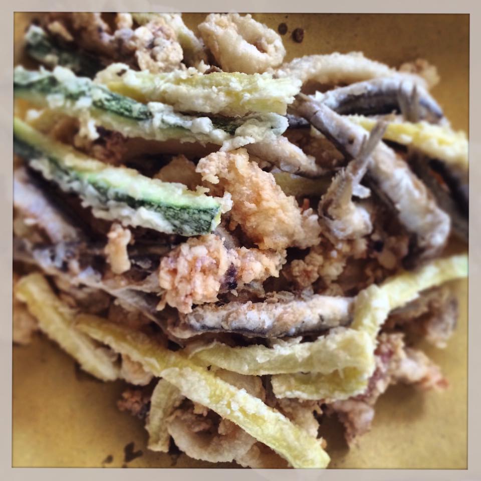 fritto misto di pesce con verdura
