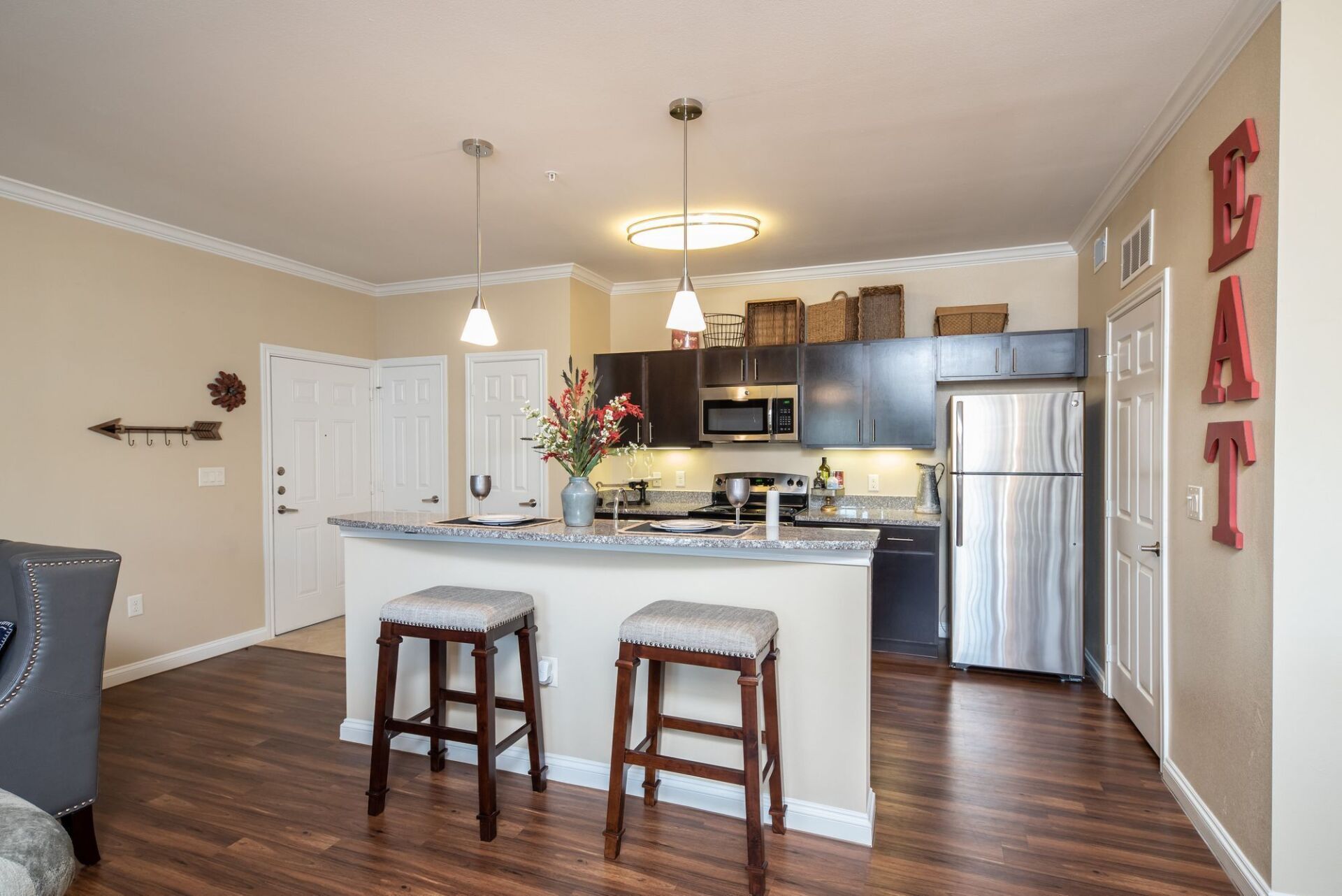 Hilltops Apartments | Kitchen with Barstools