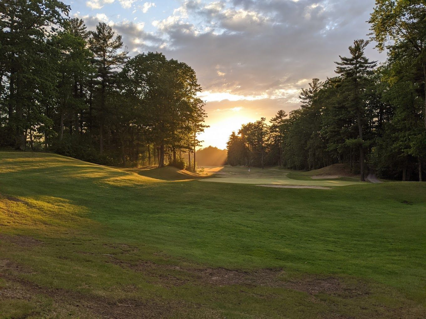 Dune Grass Golf Course is near Marcotte Motor Court