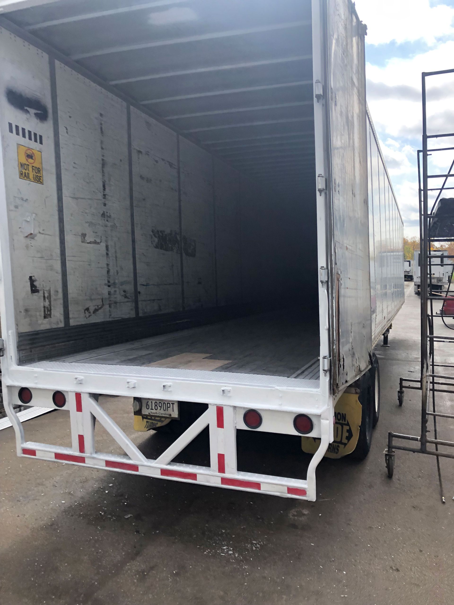 Open Trailer Truck | Indianapolis, IN | Bond Trailer Service