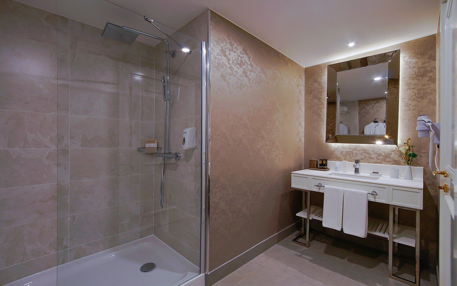 Limak Cyprus Deluxe Hotel , Rooms & Suites