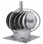 Et nærbillede af en skorstenshætte i rustfrit stål på en hvid baggrund.