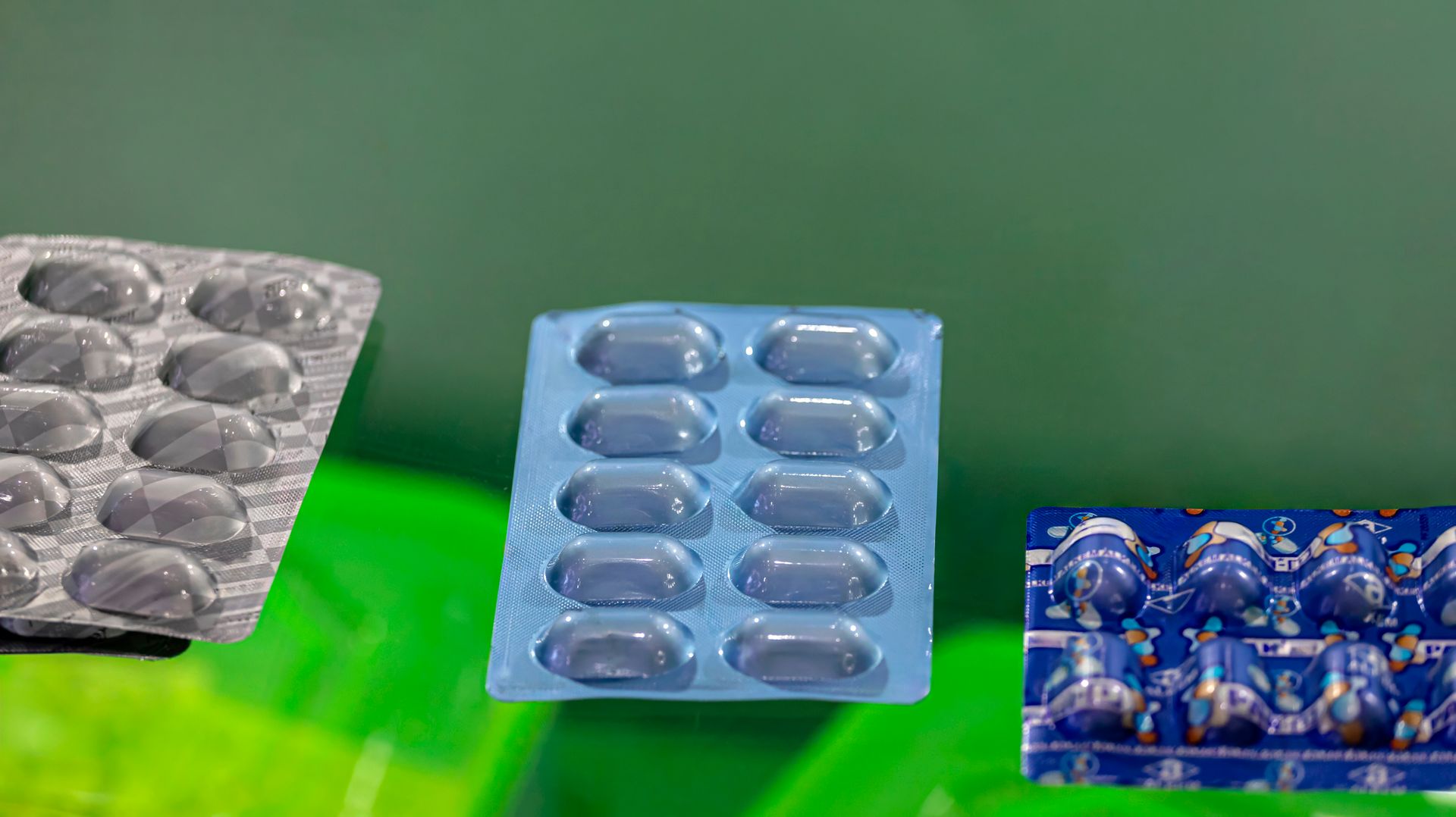 Capsules Pills on a table | Adelaide, SA - Formrite Group