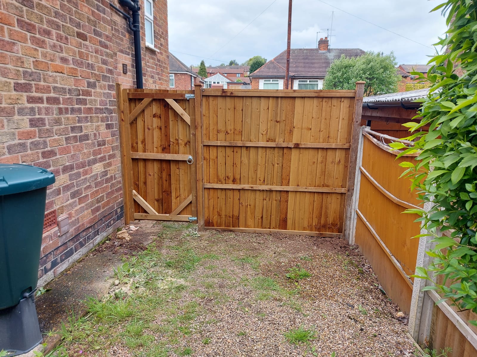 Fencing York wide wooden garden gate with fencing from inside