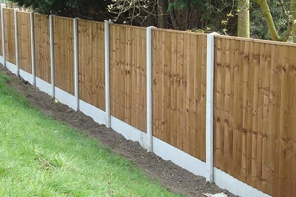 Example of closed board fencing