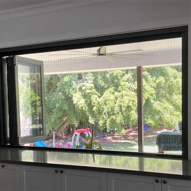 Retractable Flyscreen