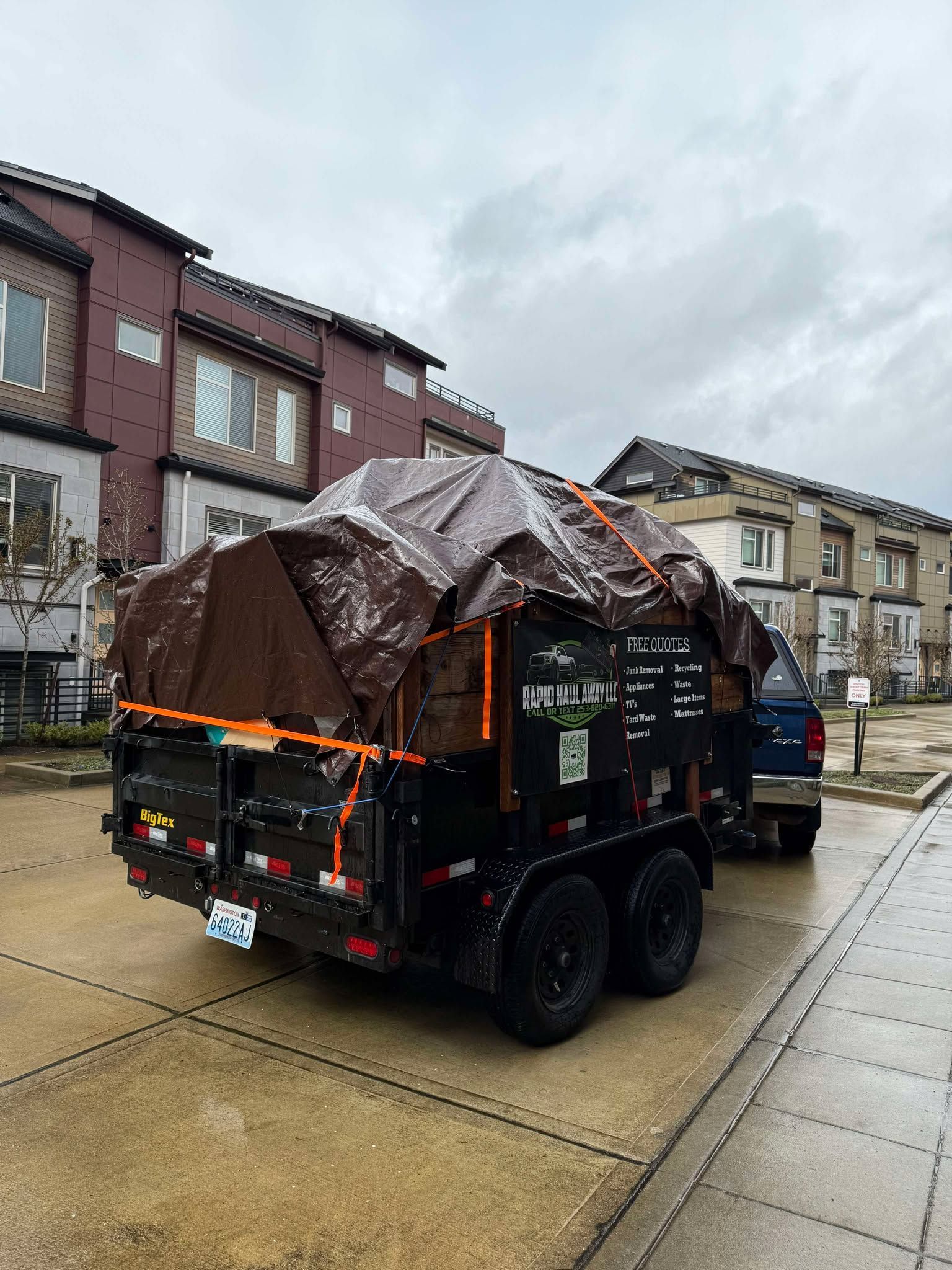 Junk hauling Bonney Lake, WA - by Rapid Haul Away LLC