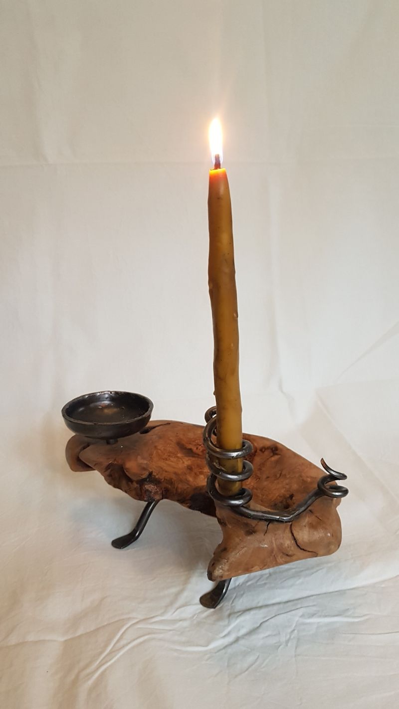 Portacandele in legno e ferro