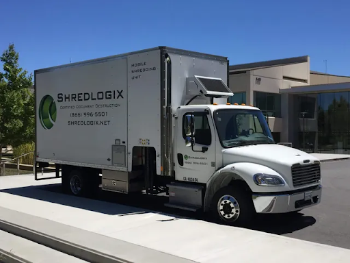 Shredlogix truck showing secure document disposal for on-site vs off-site shredding.