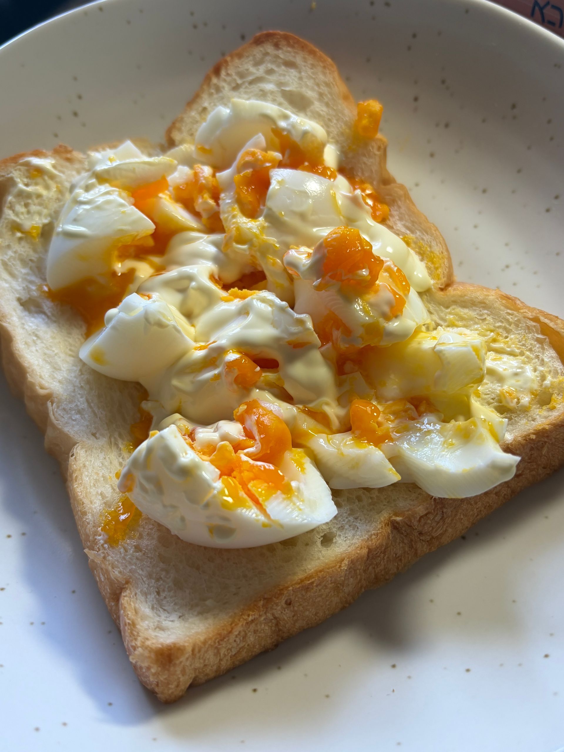 egg sandwich on shokupan
