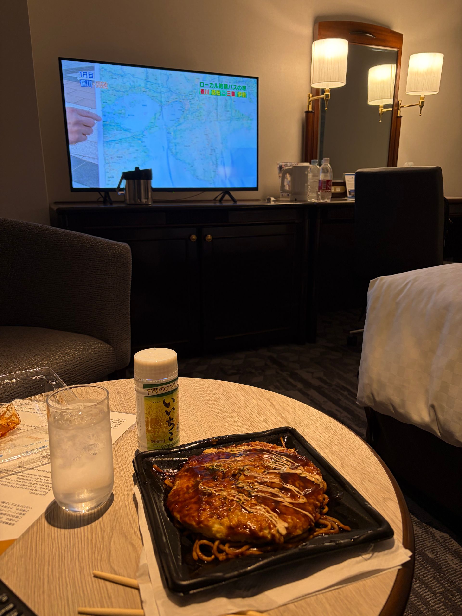 Huge Hotel room in Nikko hotel Kansai airport