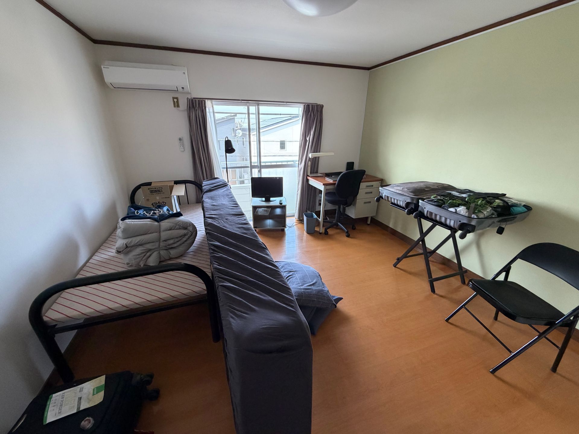 the apartment ready to be lmoved out of