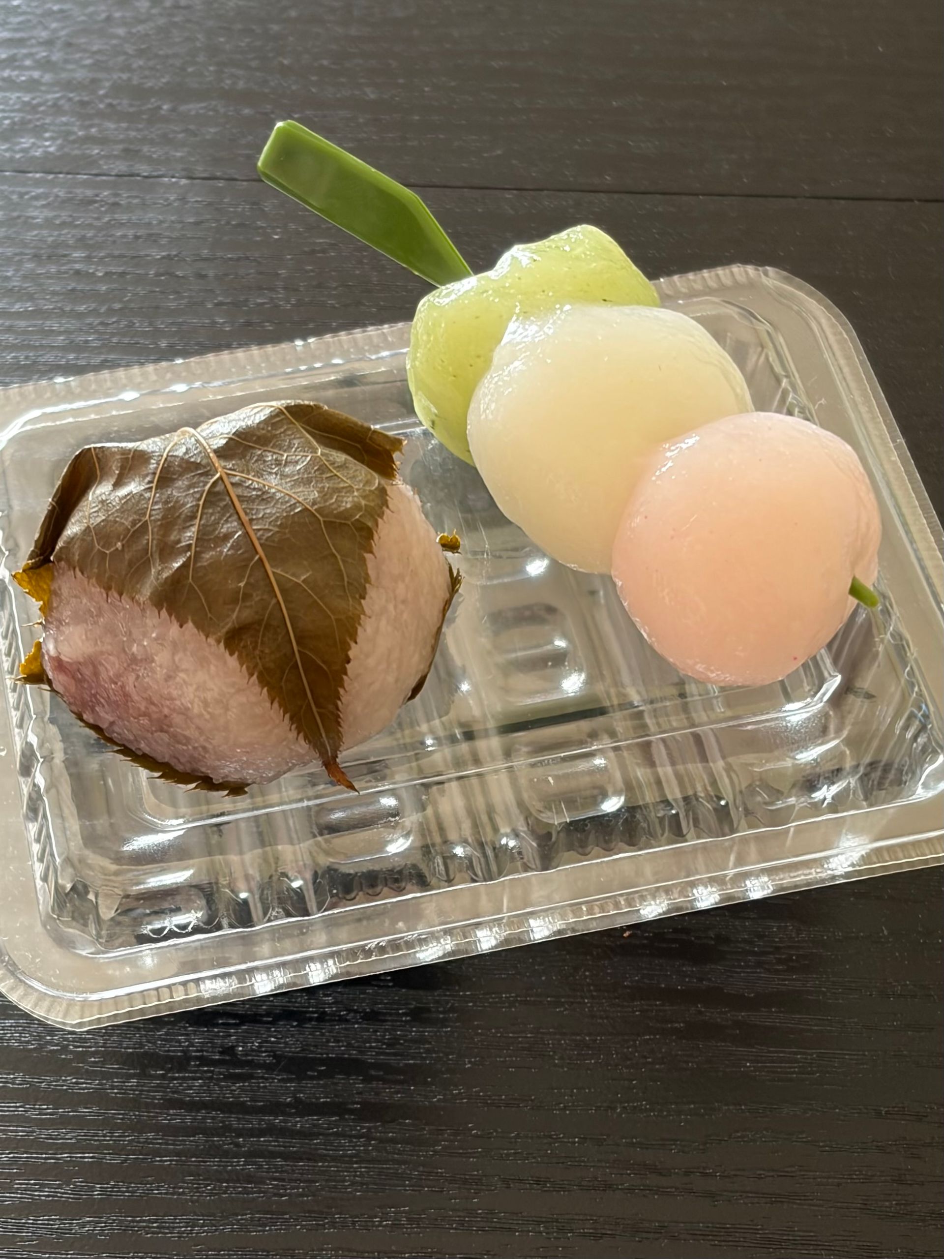 sakura mochi and dango