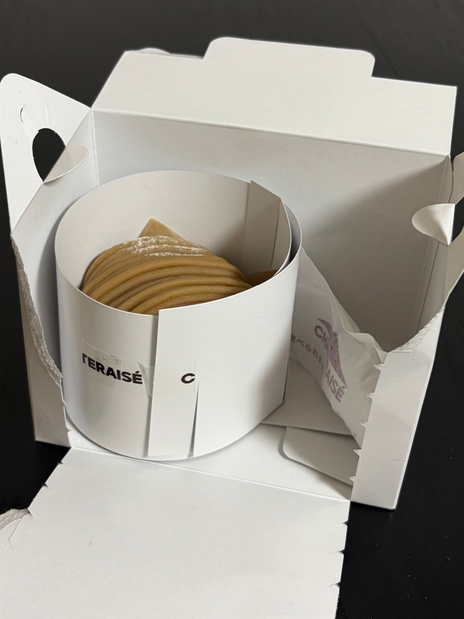 mont Blanc cake wrapped with cooling element