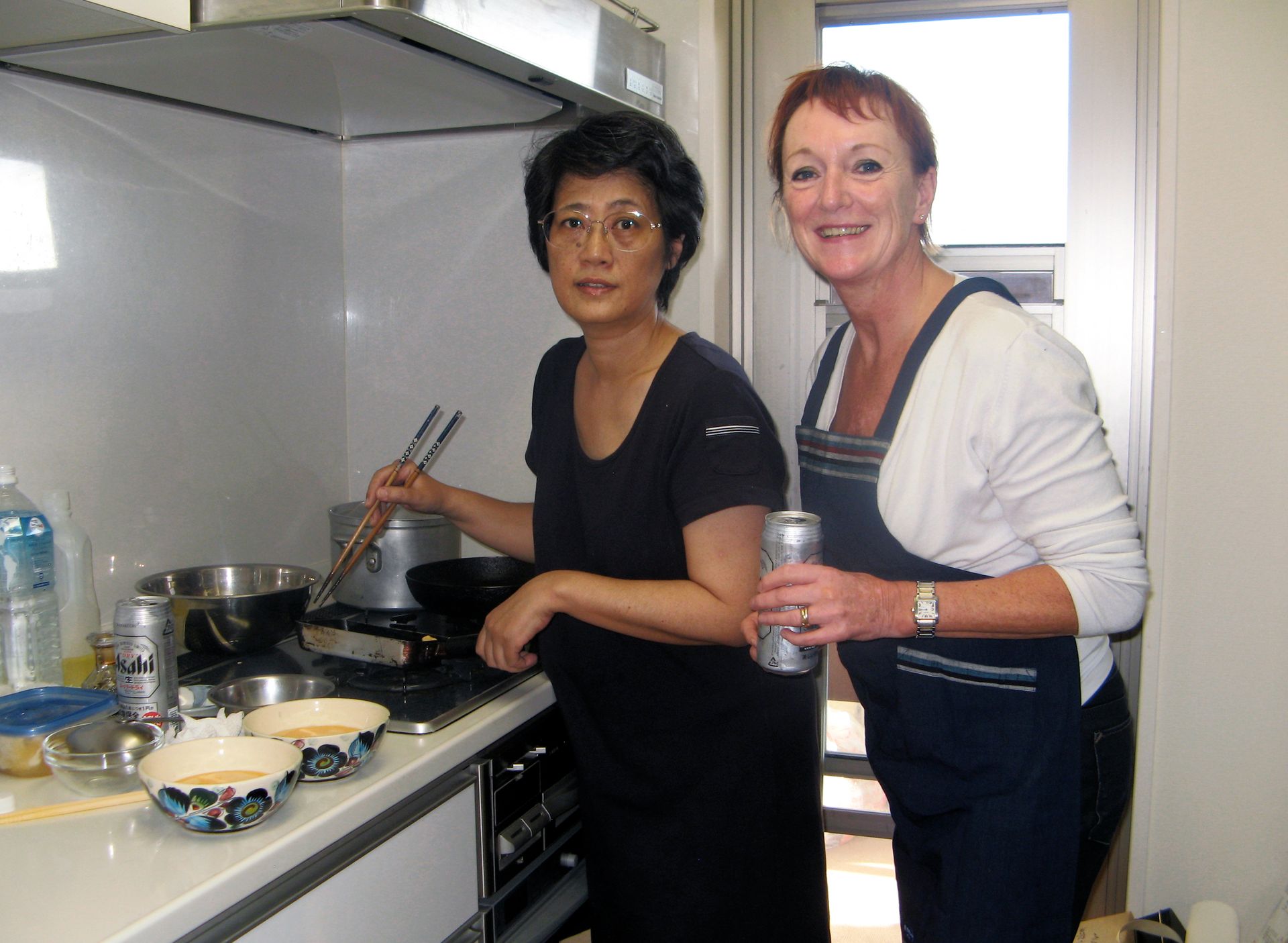 Met Japanse vriendin Yoko in haar keuken in Fukuoka, Kyushu