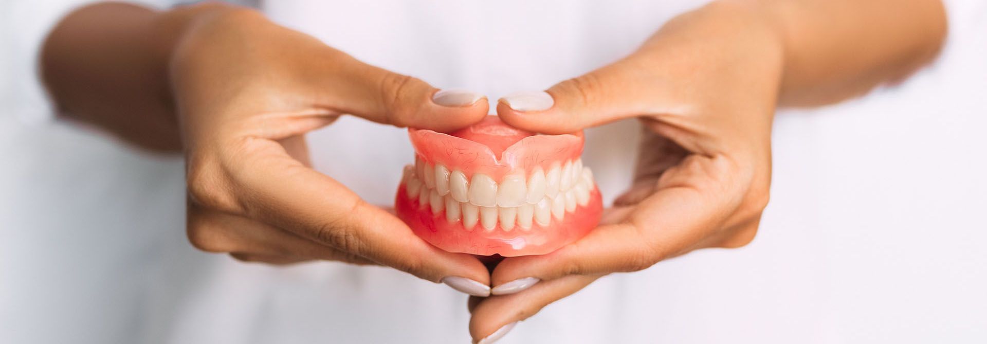 PROTESI MOBILI E FISSE