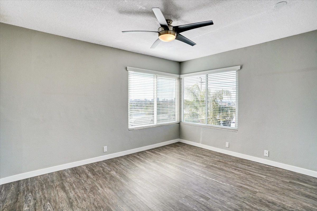 The Heights at Signal Hill Unfurnished bed room