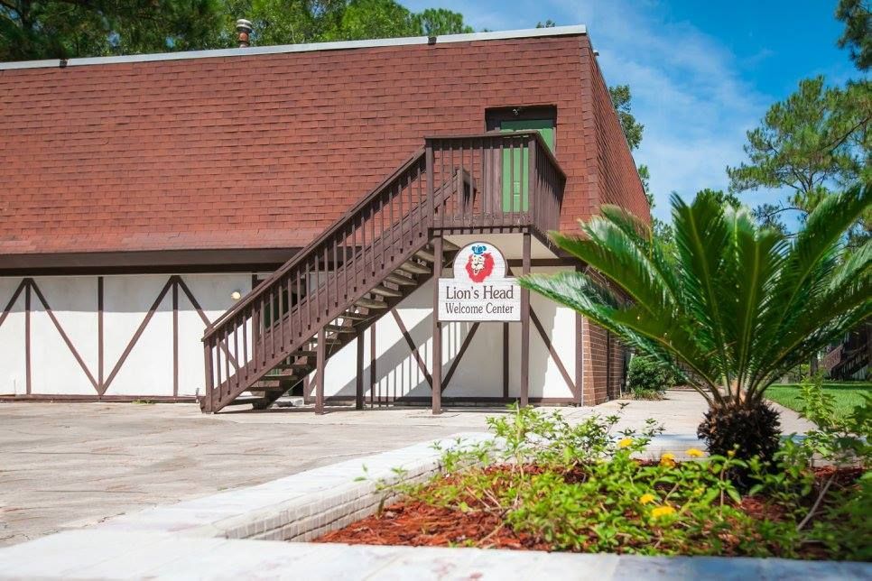 Photo gallery showing exterior of welcome center