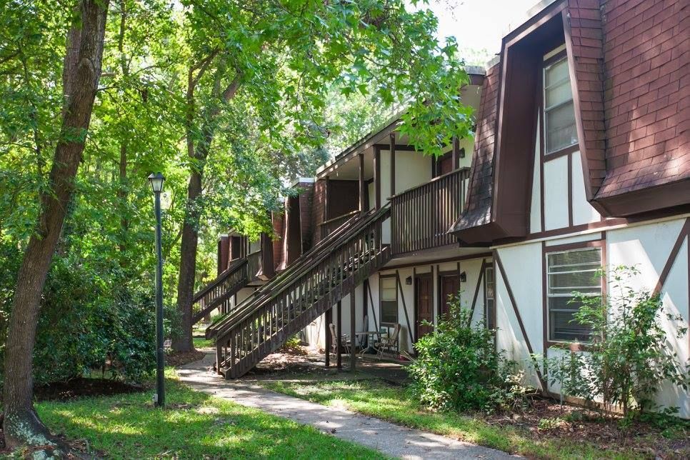 Photo gallery showing exterior of building