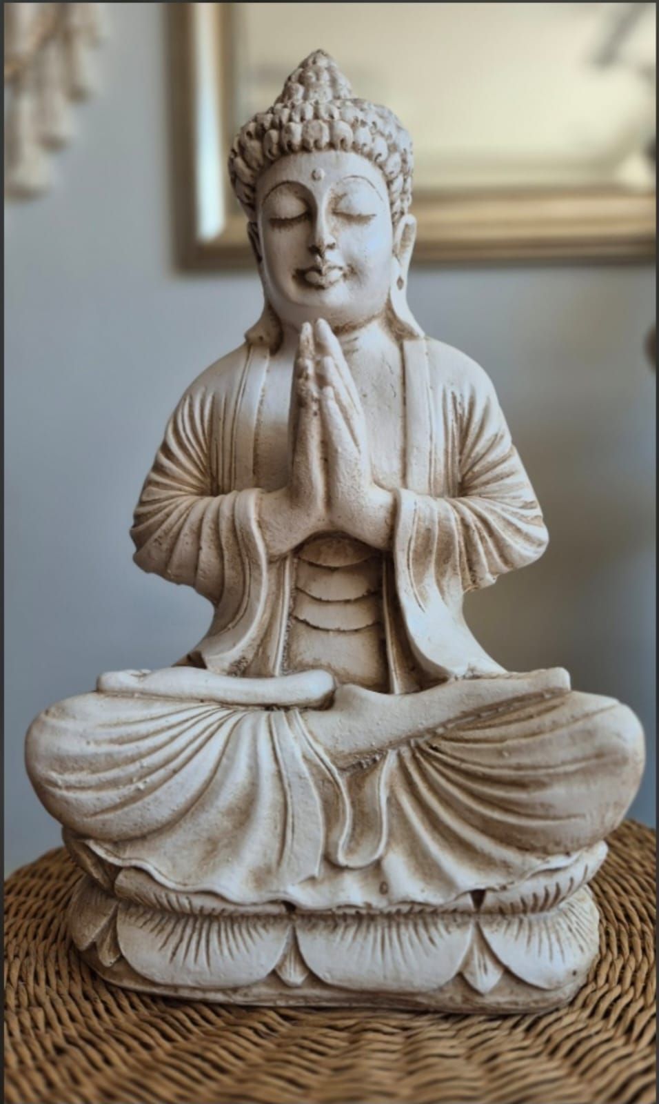 Buda Meditacion con base
