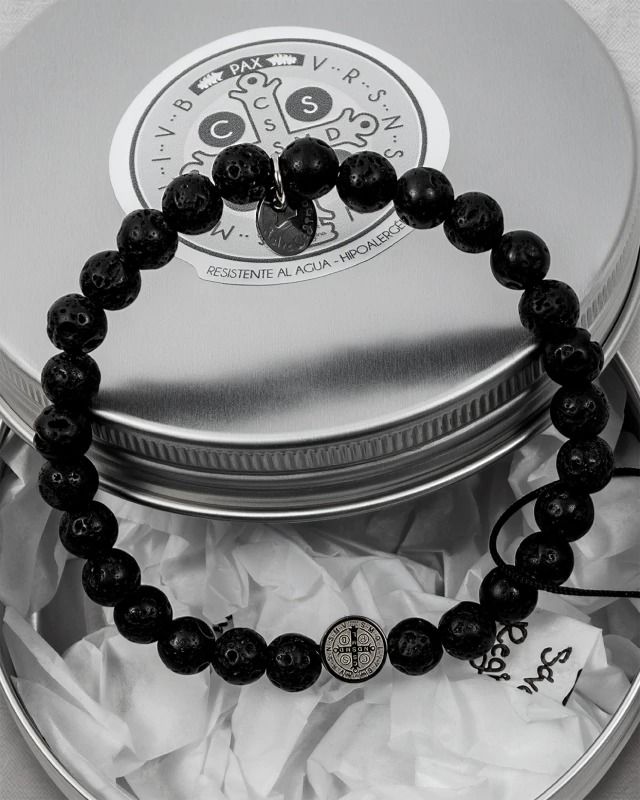 Pulsera Volcánica y llavero San Benito