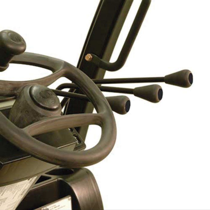 Un primer plano de un volante en una carretilla elevadora