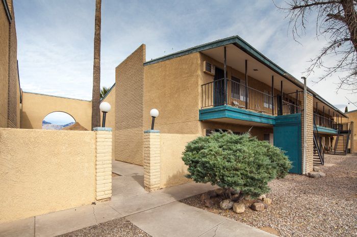 Casa De Caro Apartments