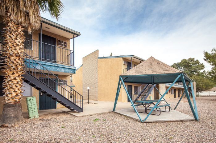 Casa De Caro Apartments