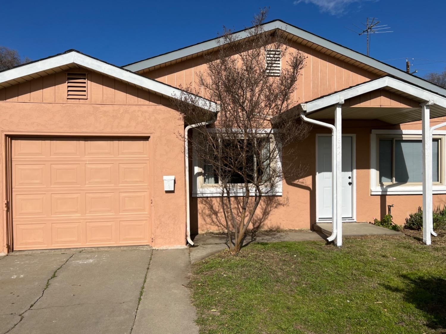 SOLD! Single family in West Sacramento.