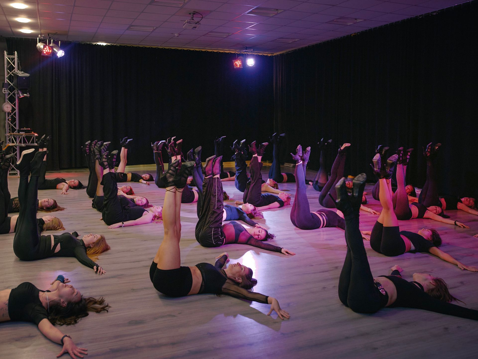 FABINESA HEELS DANCE