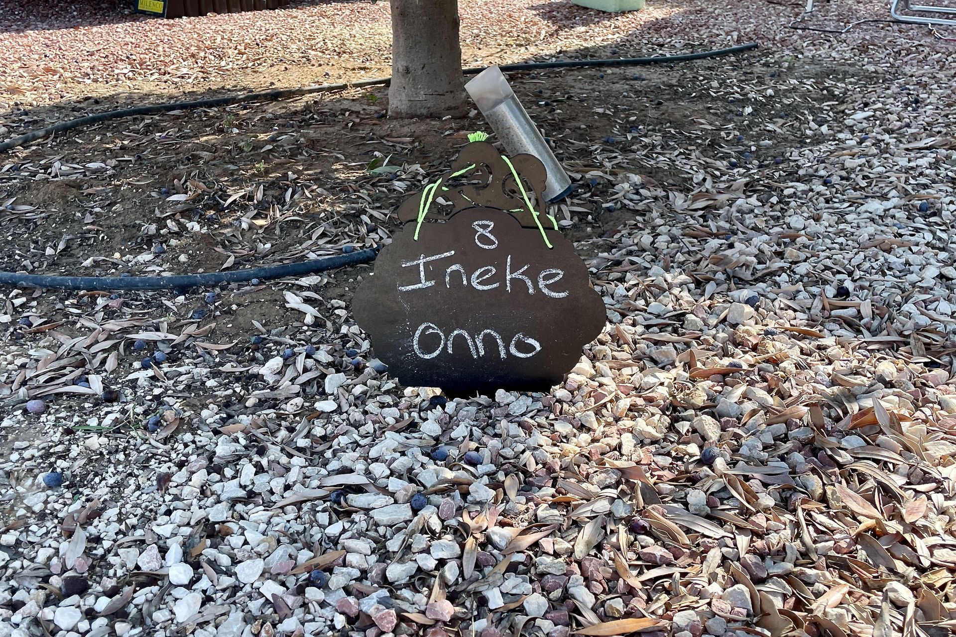 Dat kan niet missen Bord met de tekst