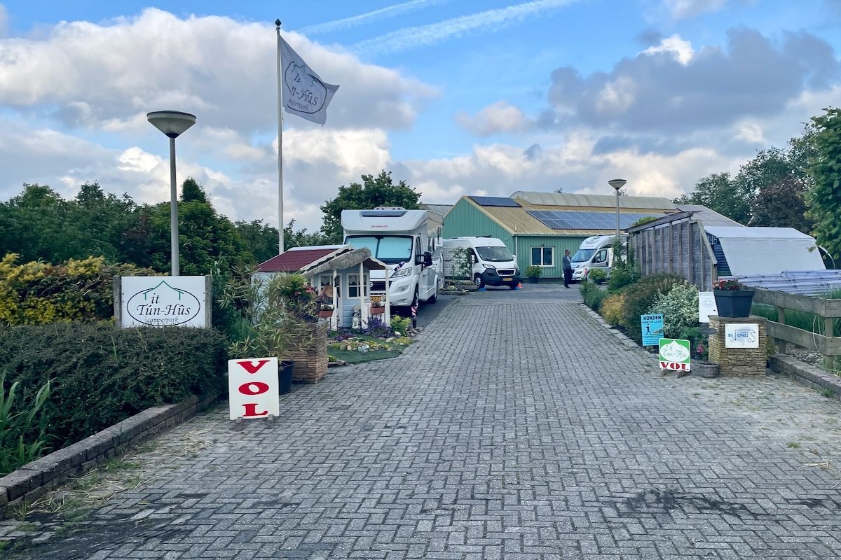 Entree van het camperpark