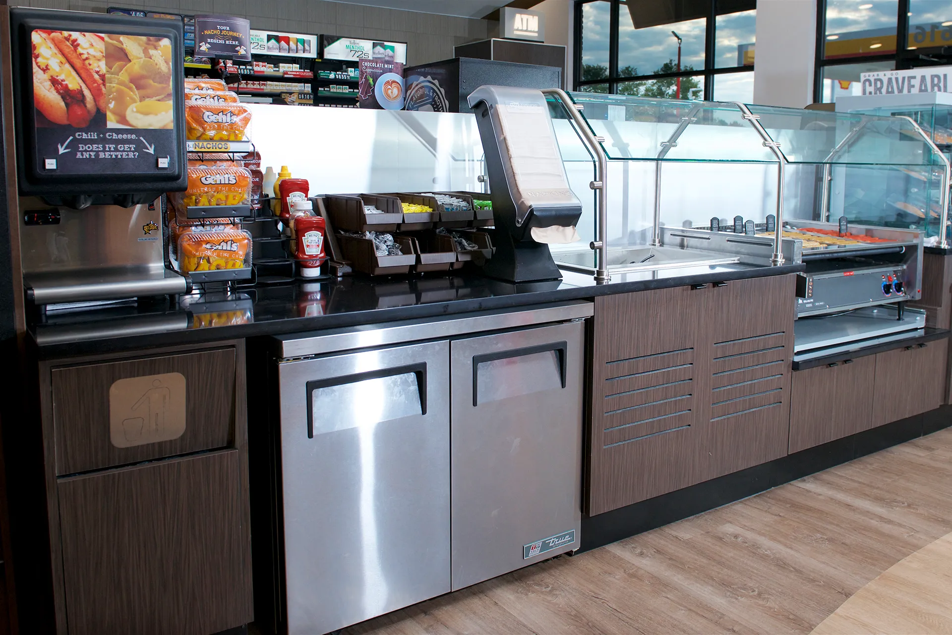 convenience-store-hot-food-display-and-disposal-bins