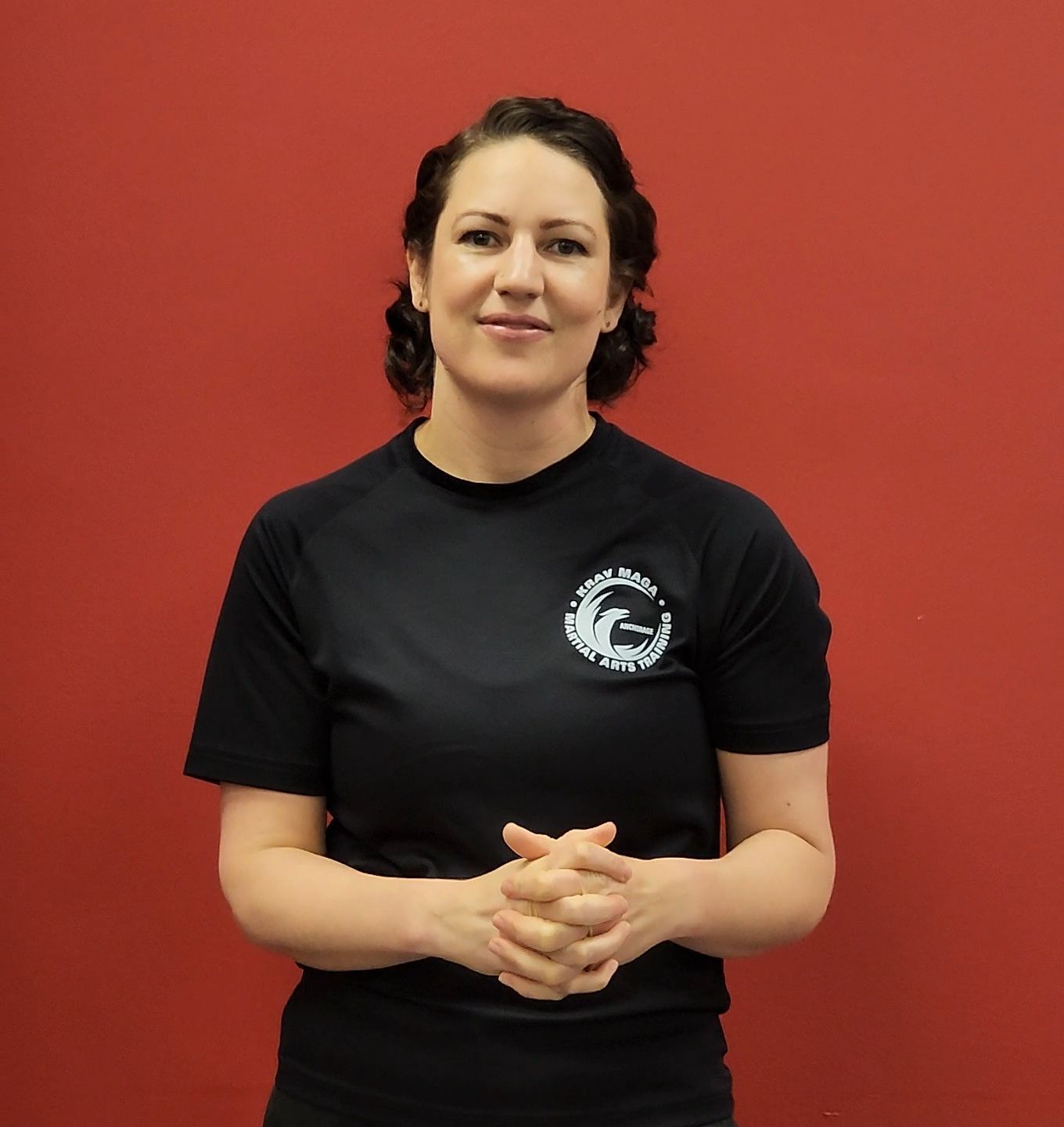 A woman discussing private lessons