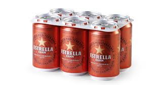 Estrella Damm a remplacé ses anneaux en plastique sur les canettes de bière par du carton 100% biodégradable.