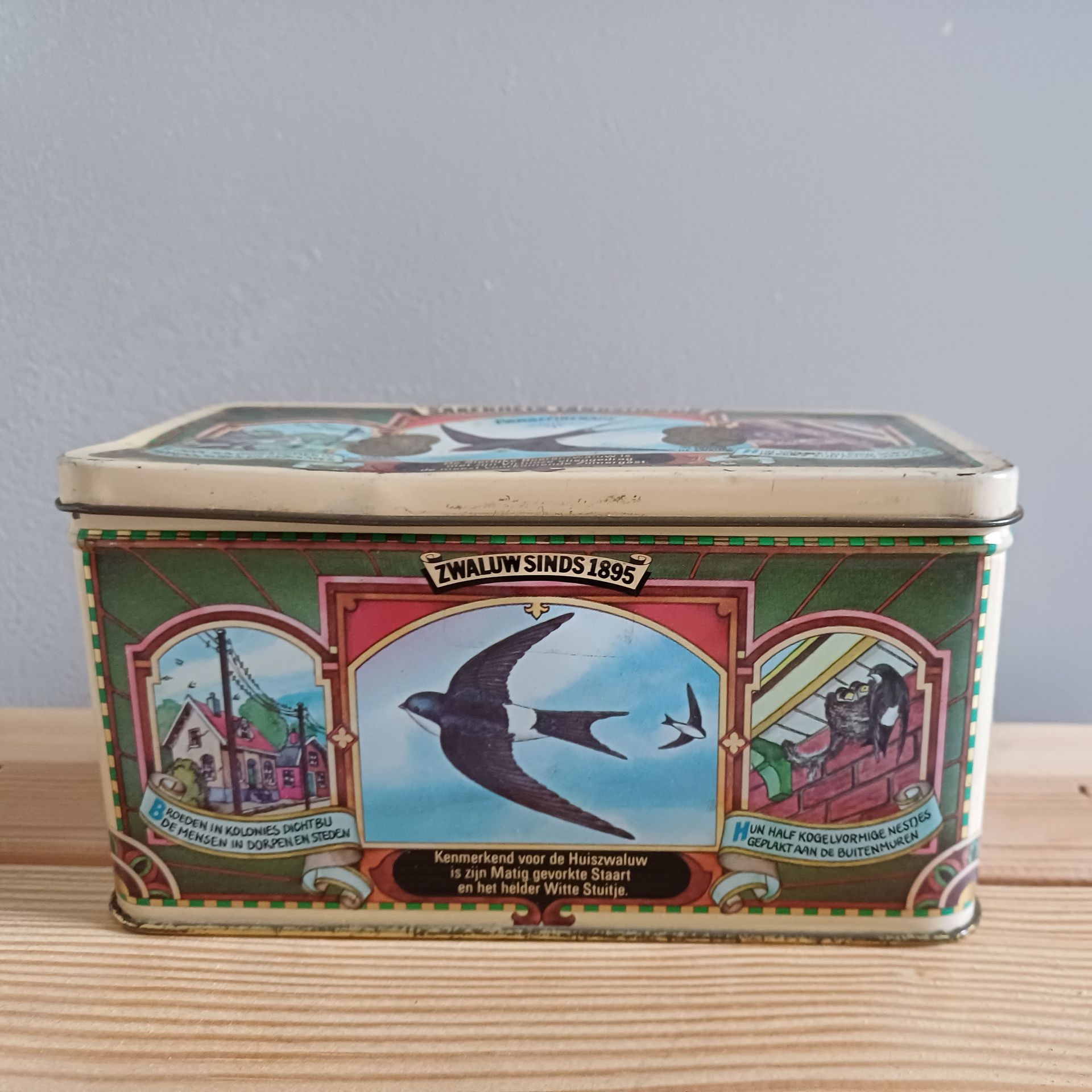 Vintage bewaarblikje voor Zwaluw lucifers
