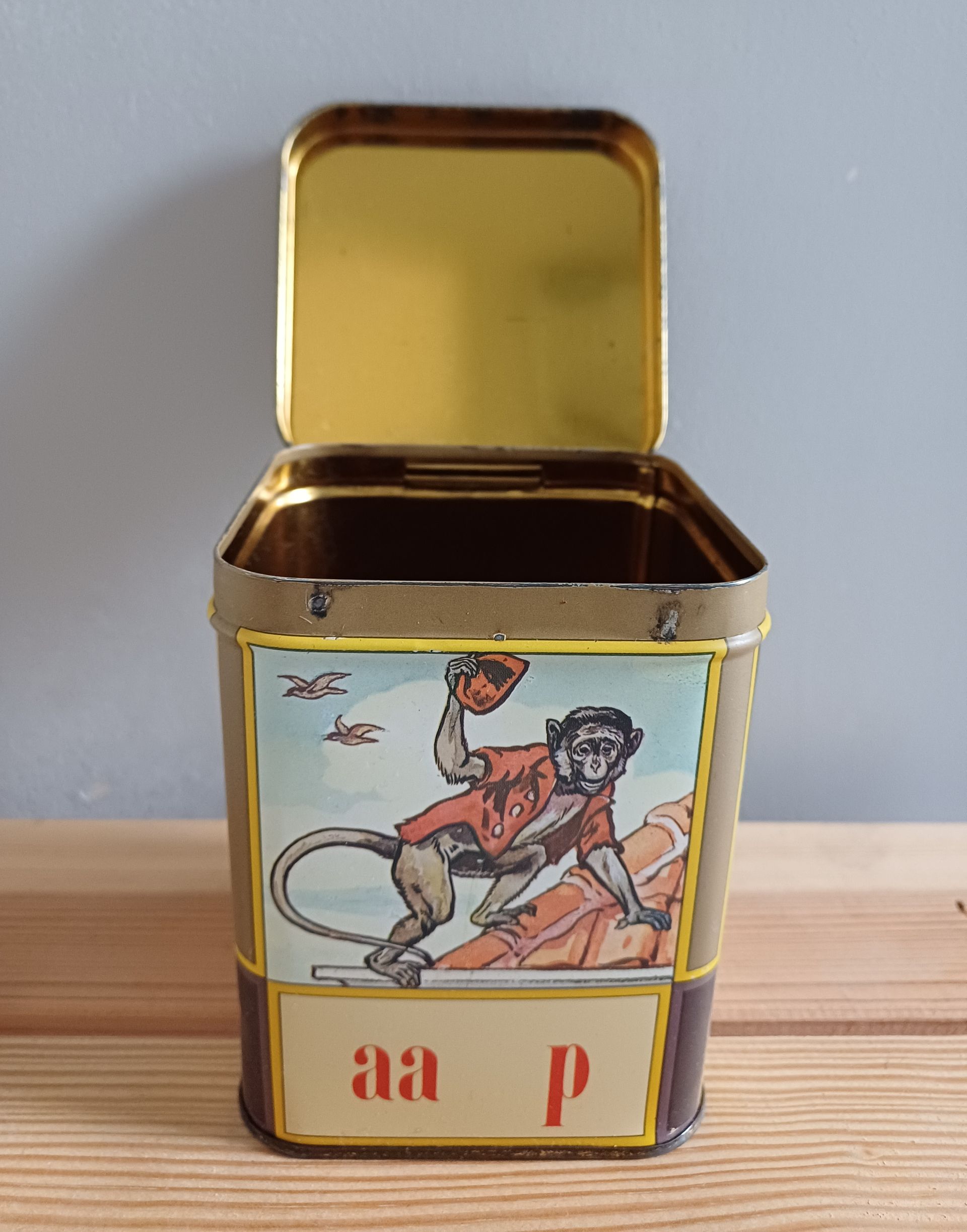 Vintage Senator sigarenblikje: Aap, Noot, Teun, Vuur