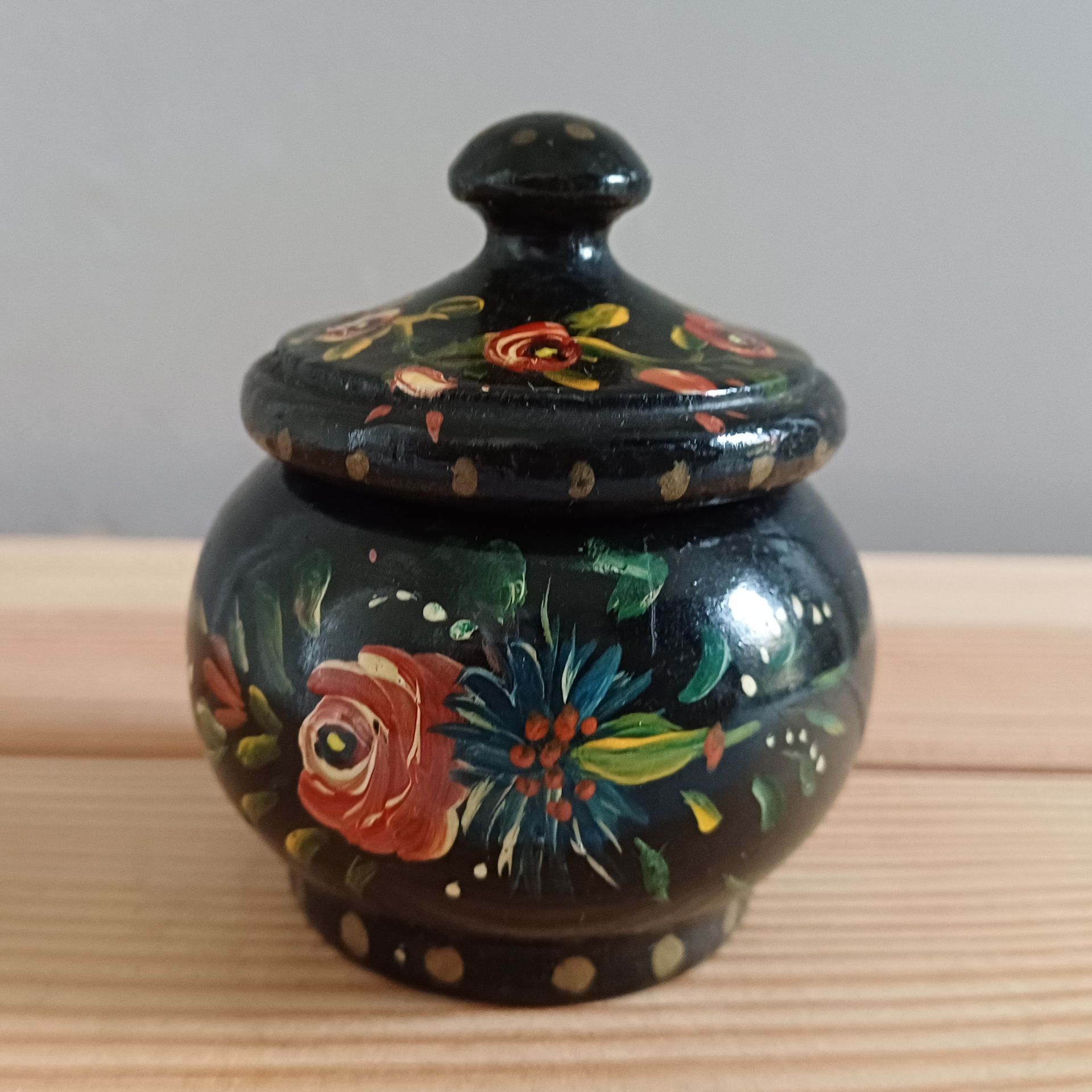 Vintage decoratief houten potje met deksel