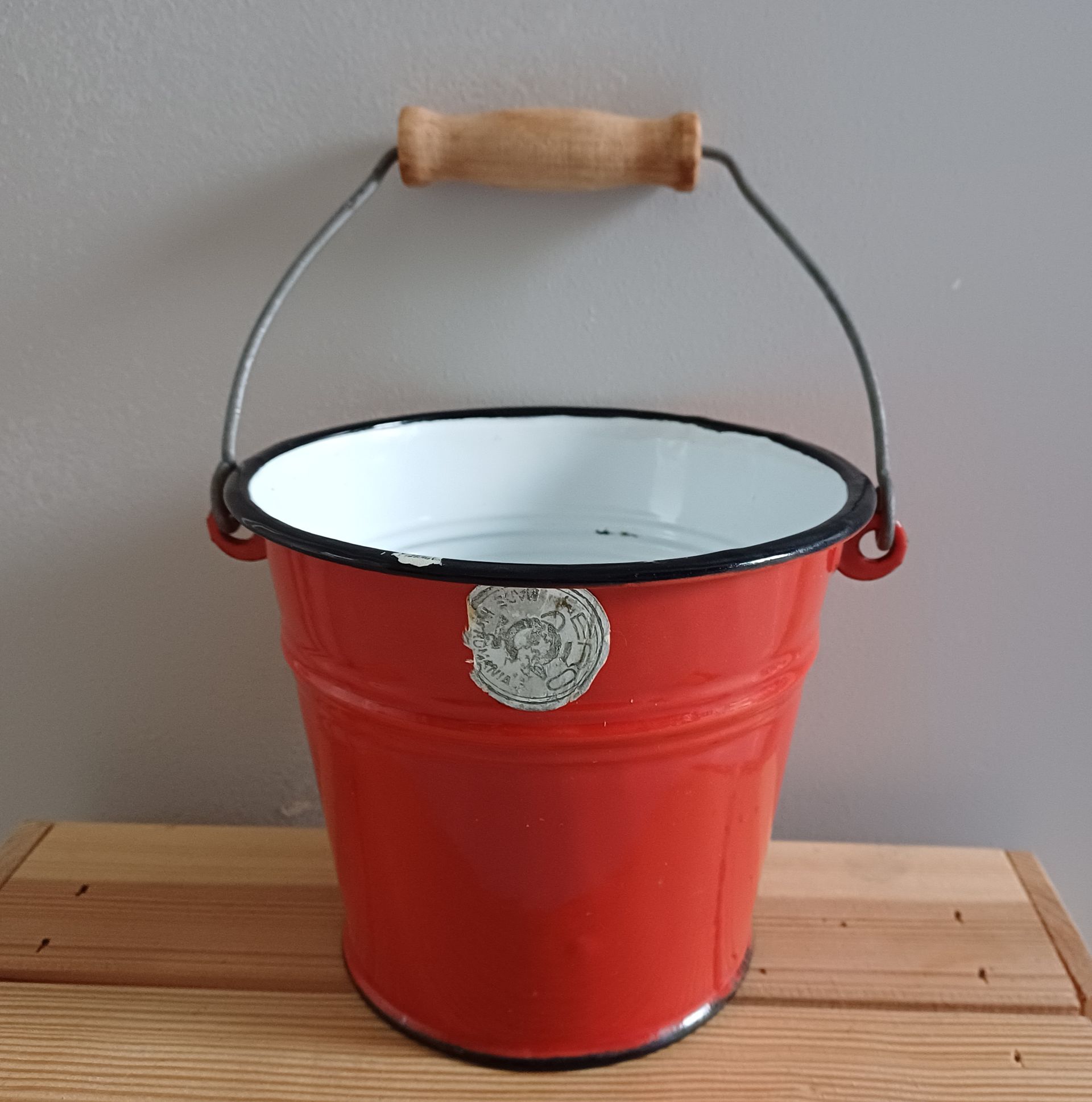 Emaille emmertje met hengsel van ERO
