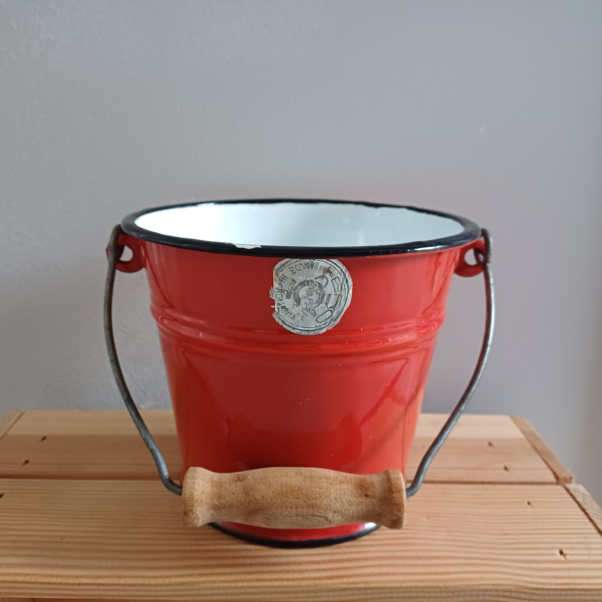 Emaille emmertje met hengsel van ERO