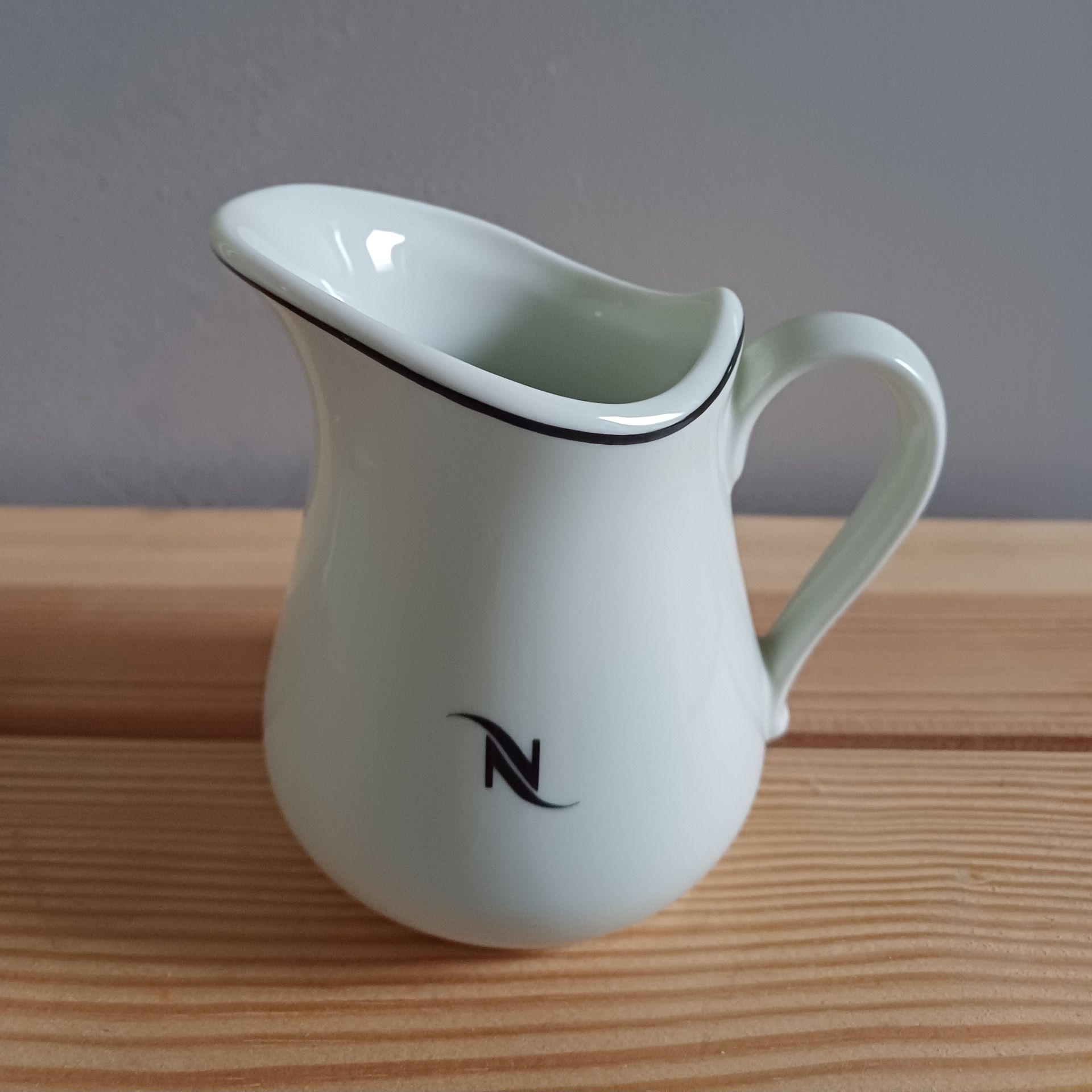 Vintage Nespresso melkkannetje