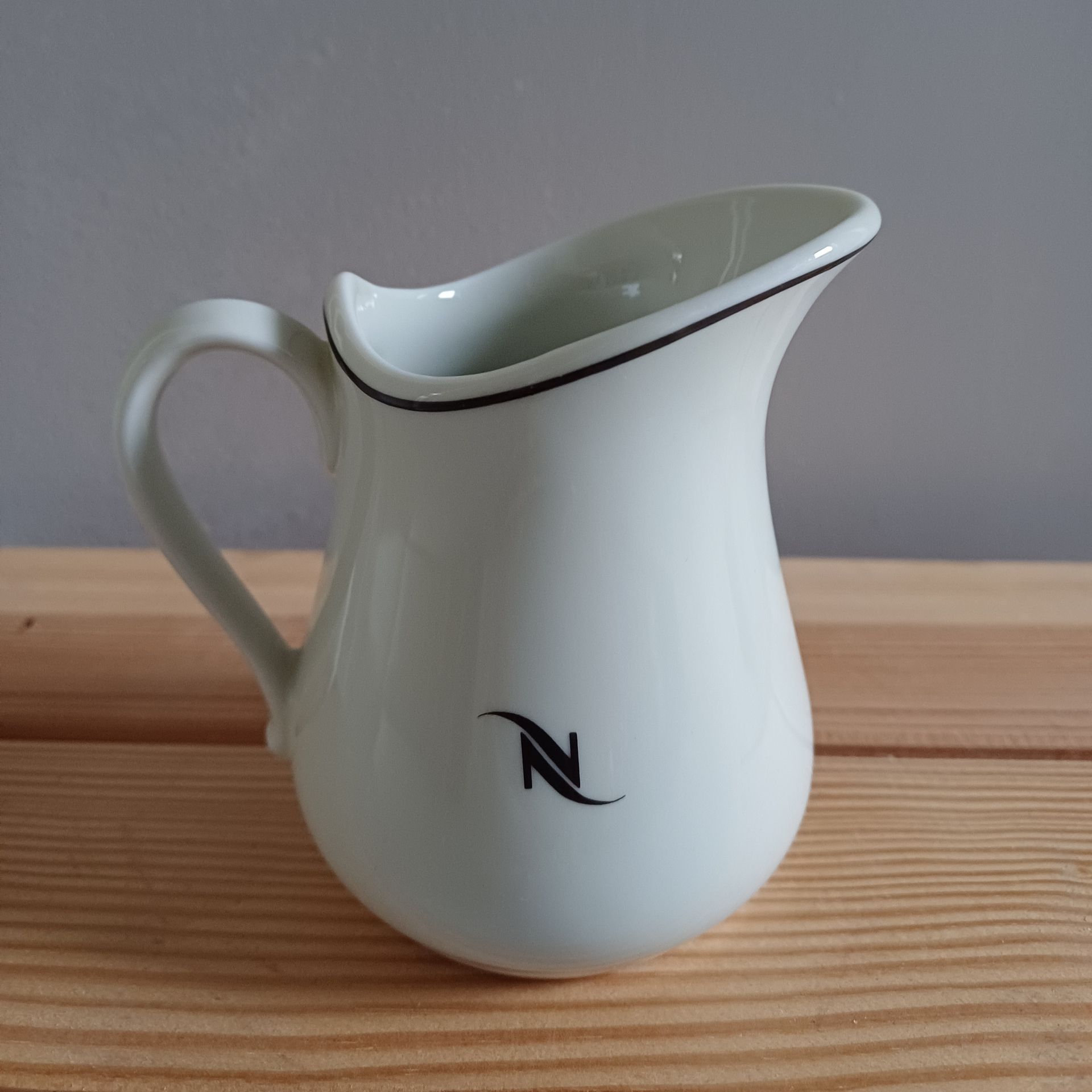 Vintage Nespresso melkkannetje