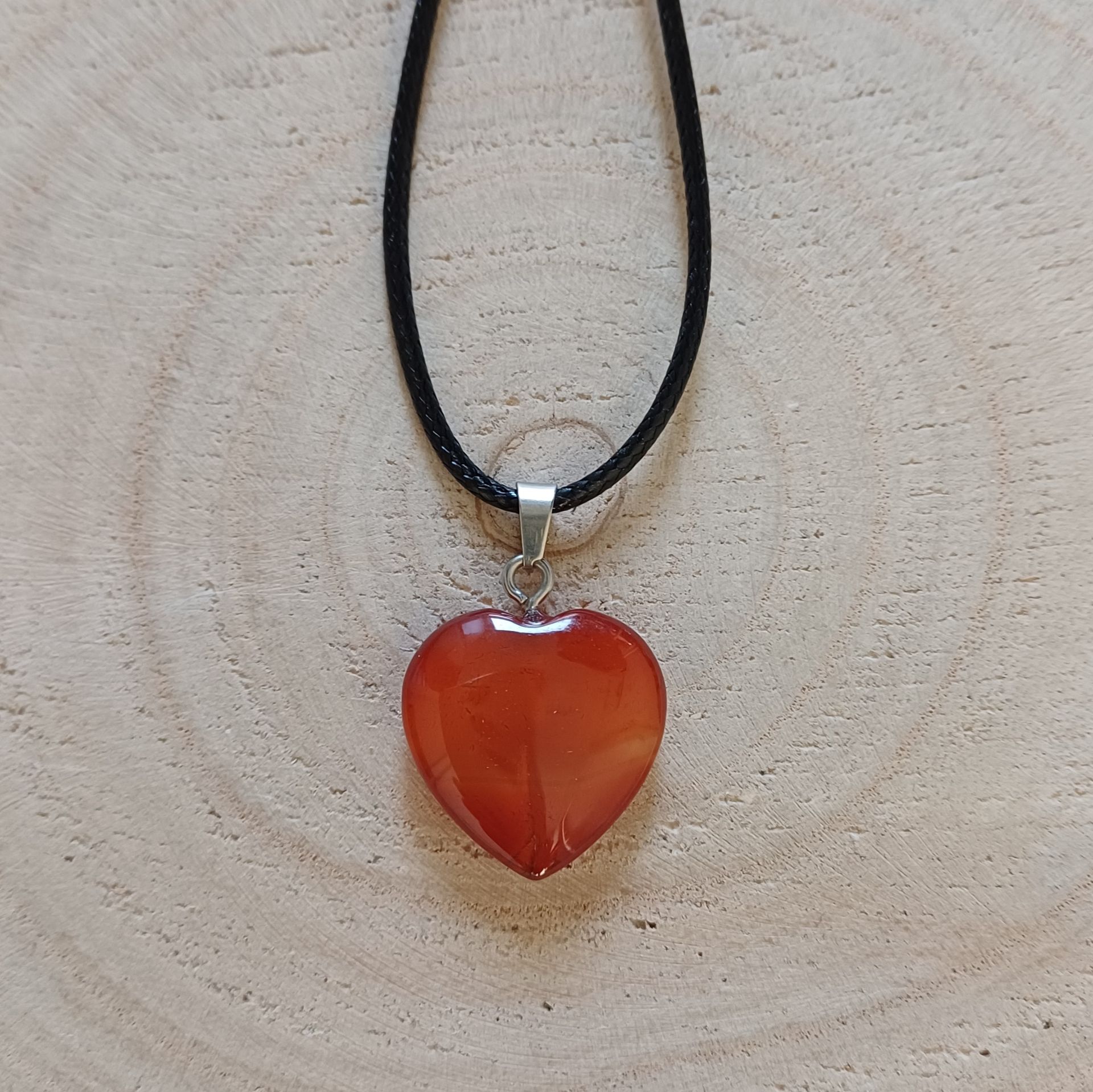 Waxkoord ketting met carneool hartje