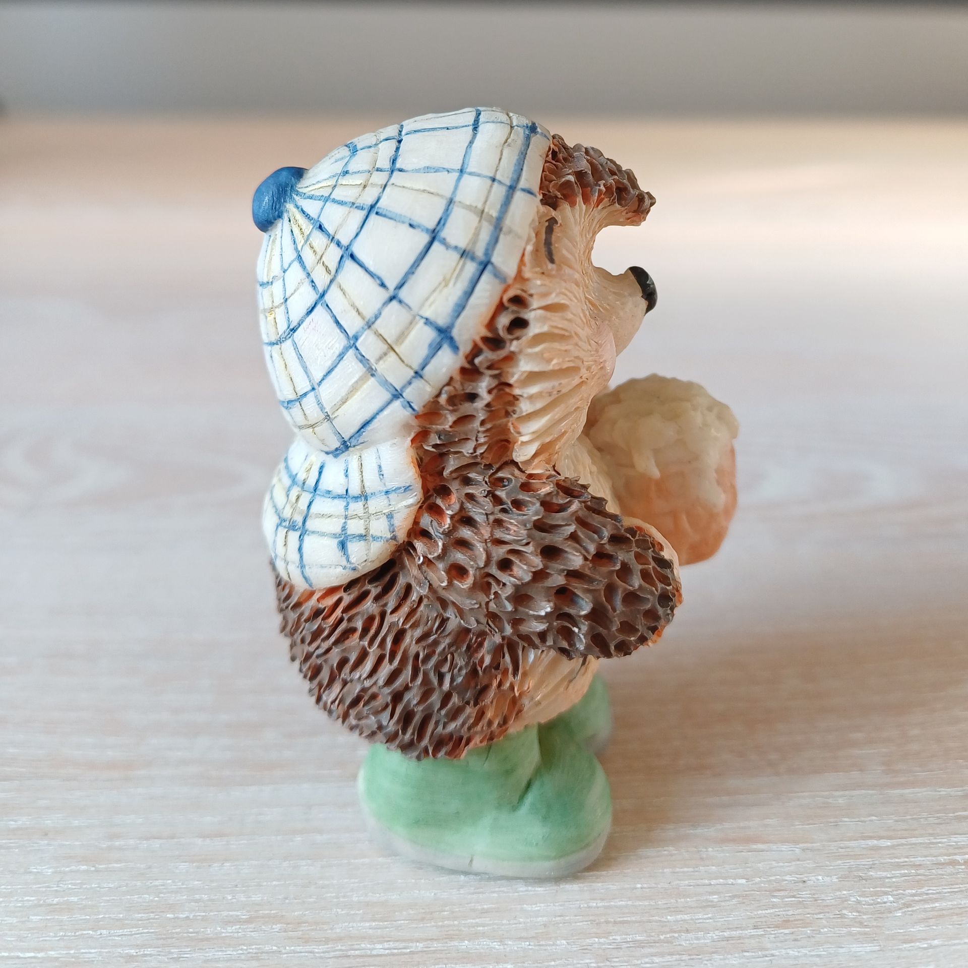 Gordon Fraser Country Companions (Hallmark) – Ed Hedgehog  - pint bier