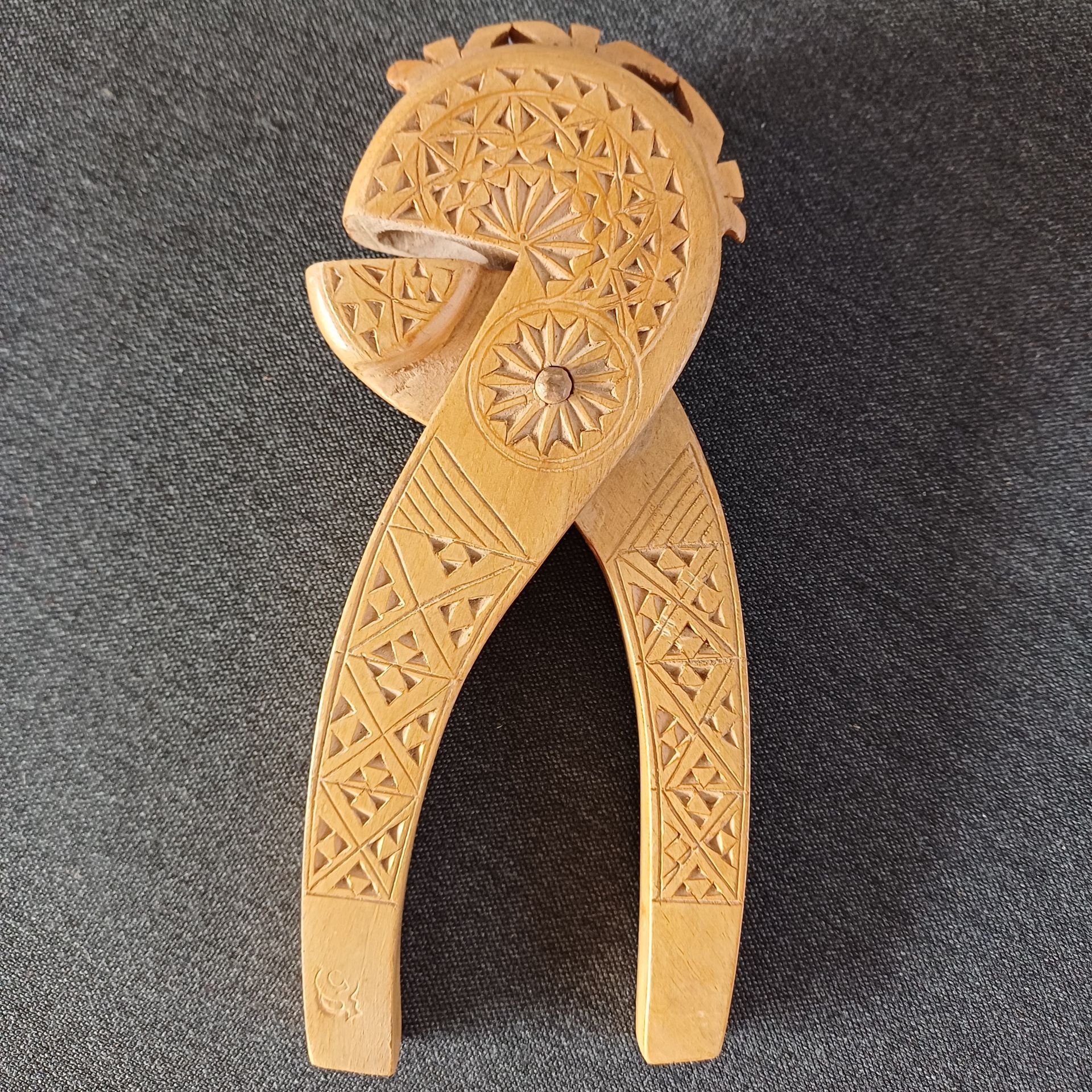 Vintage houten notenkraker - folklore design